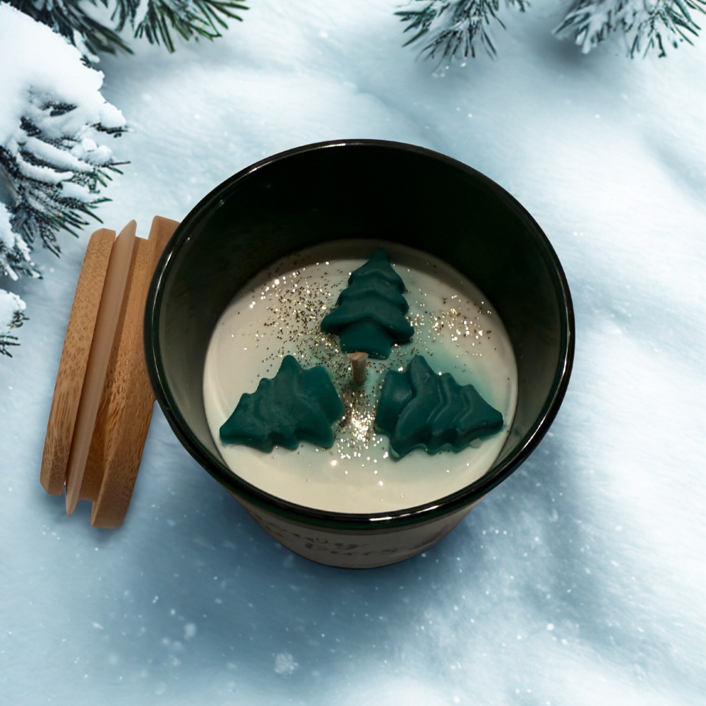 Bougie parfumée Snowy Pine Trees - 130g – Image 2